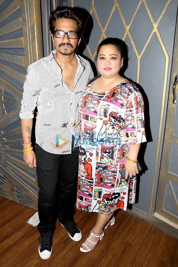 Harssh Limbachiyaa and Bharti Singh posing together